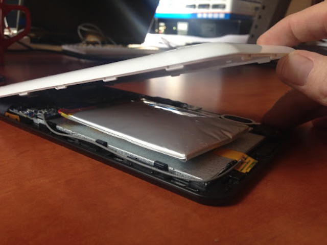 Чому телефон нагрівається під час використання та що з цим робити