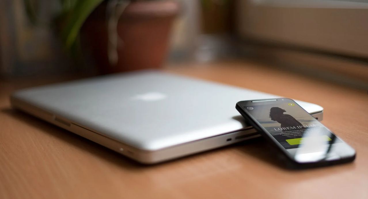 Як перенести дані з Андроїда на iPhone з комп'ютером і без