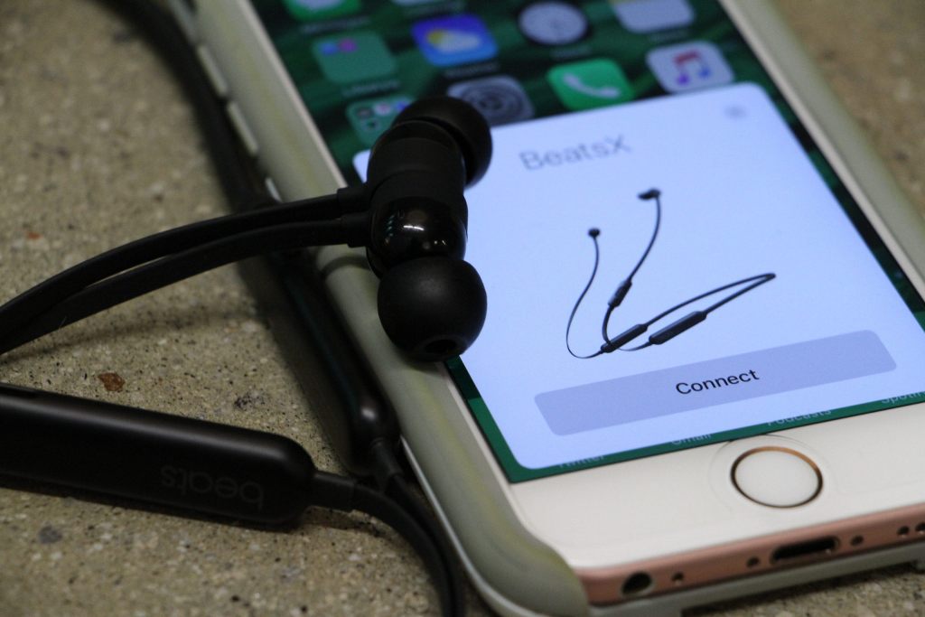 Телефон не бачить навушники: чому і що робити