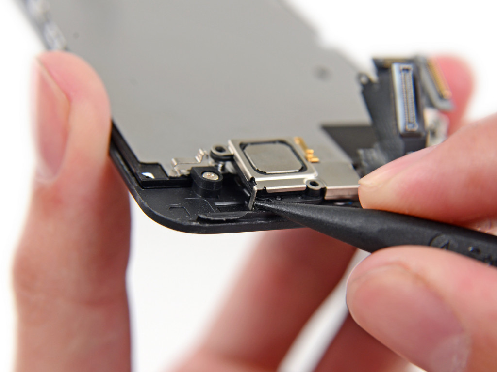 Погано чутно співрозмовника на Айфоні під час розмови — що робити