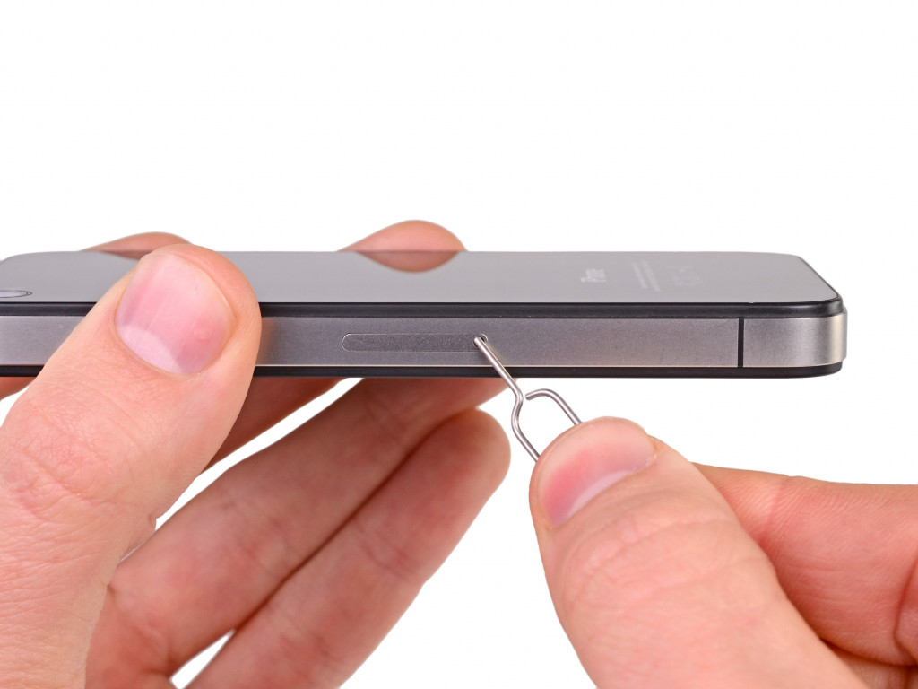 Немає мережі на Айфоні, що робити: варіанти вирішення проблем