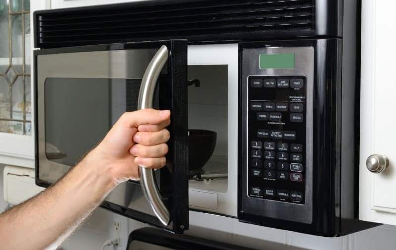 Чому не гріє мікрохвильова піч?⭐ Інструкція та причини чому не працює мікрохвильова піч 🔌