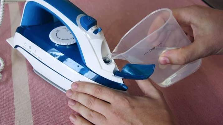 Як почистити праску в домашніх умовах?⭐ Інструкція та поради щодо чищення праски від нагару 🔌