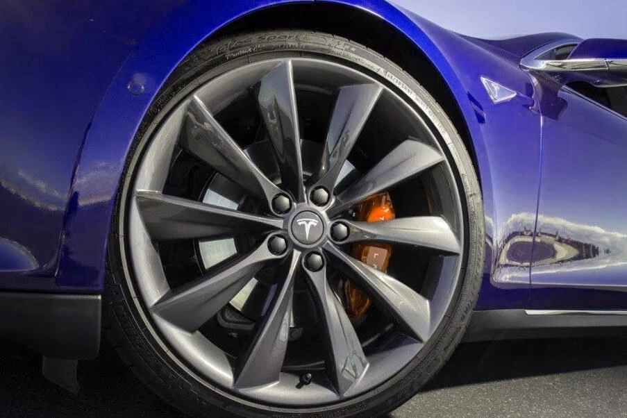 Какую резину поставить на электромобиль?