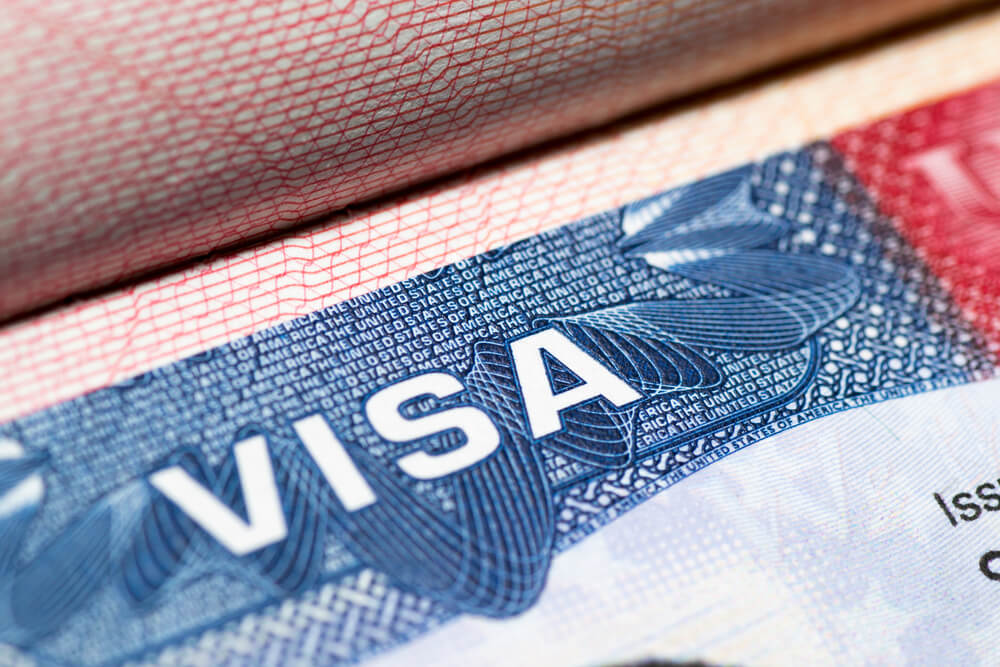 Гостьова віза в США для українців: як отримати та як зробити запрошення?